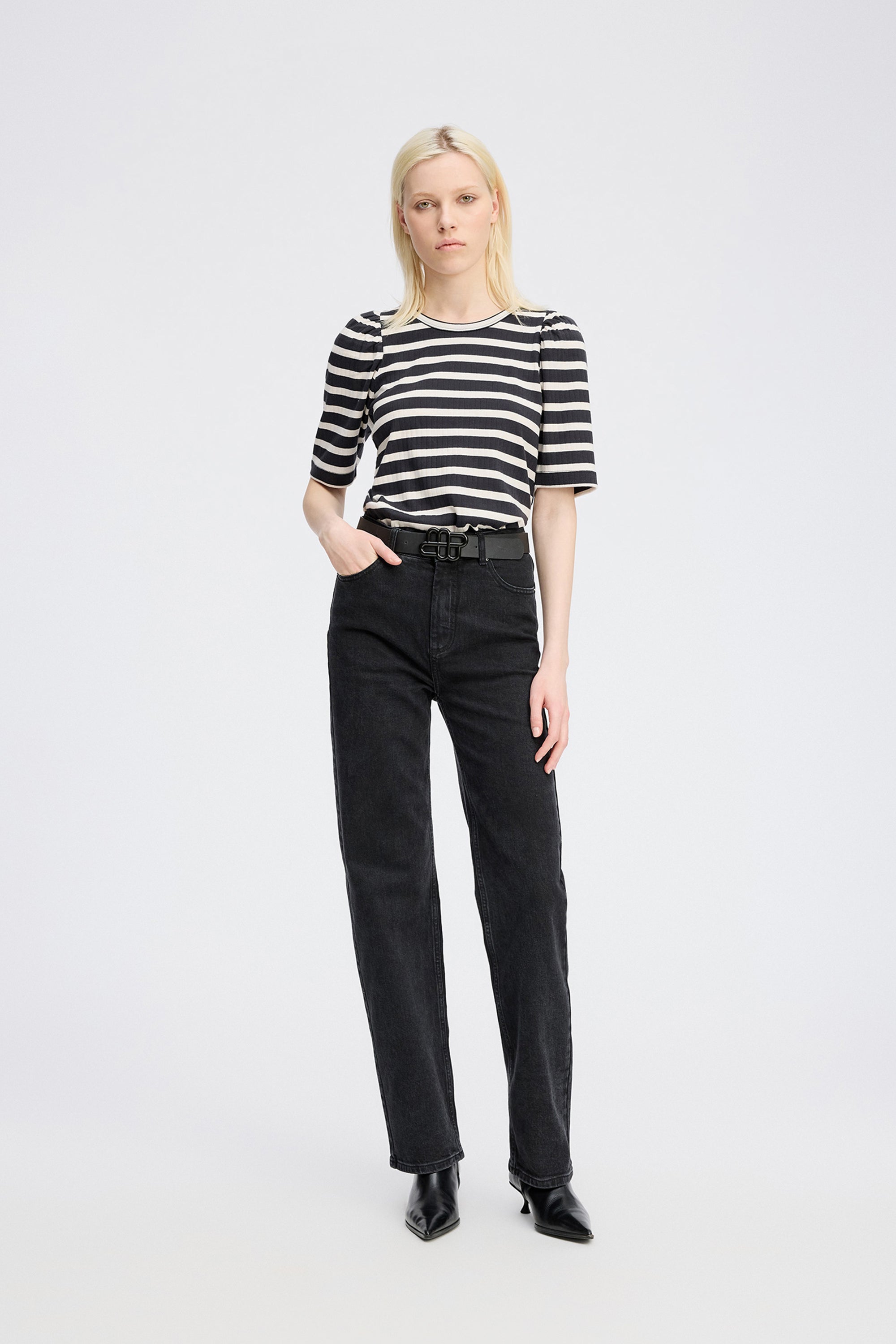 JIKOLAZ - STRIPE BLACK