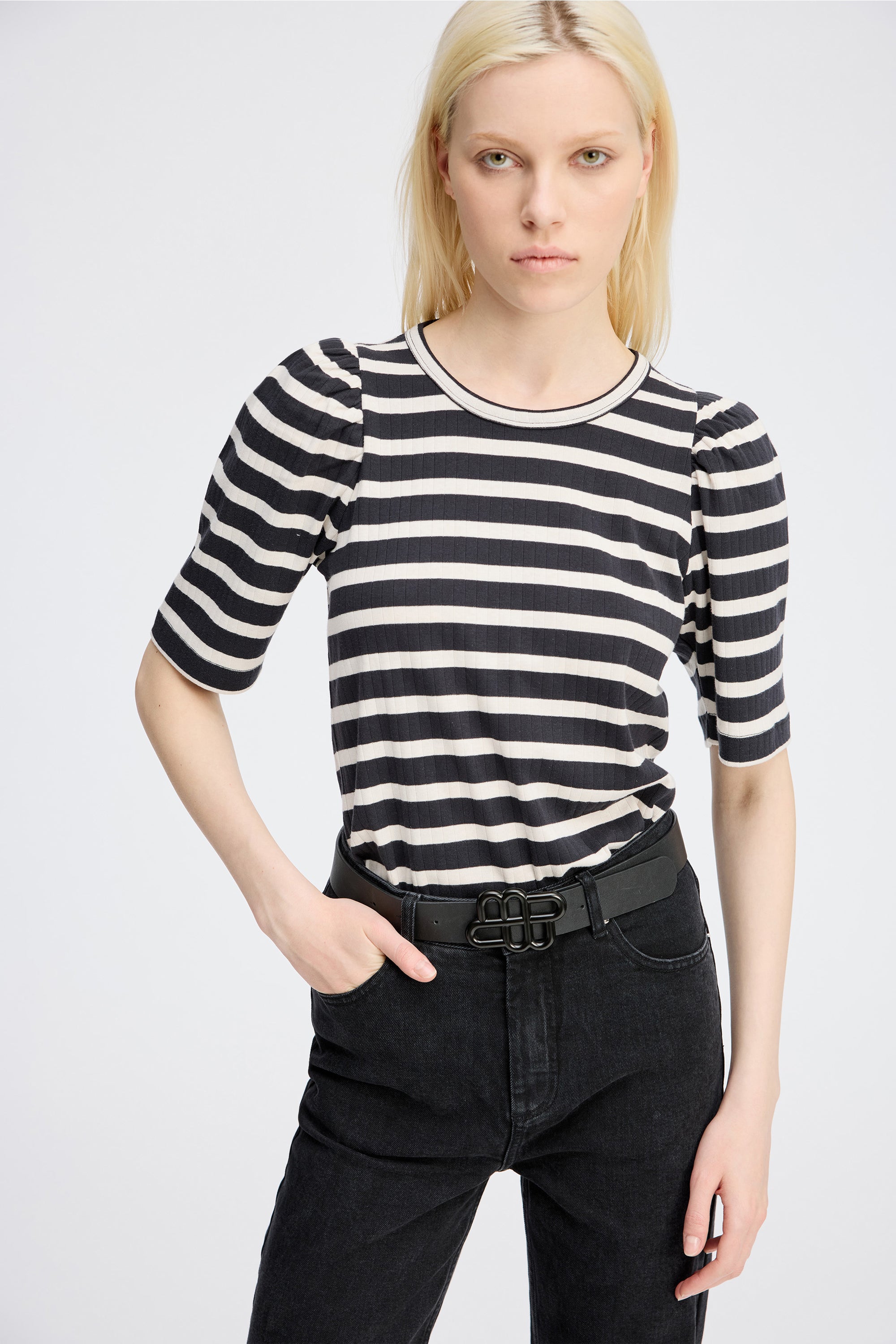 JIKOLAZ - STRIPE BLACK