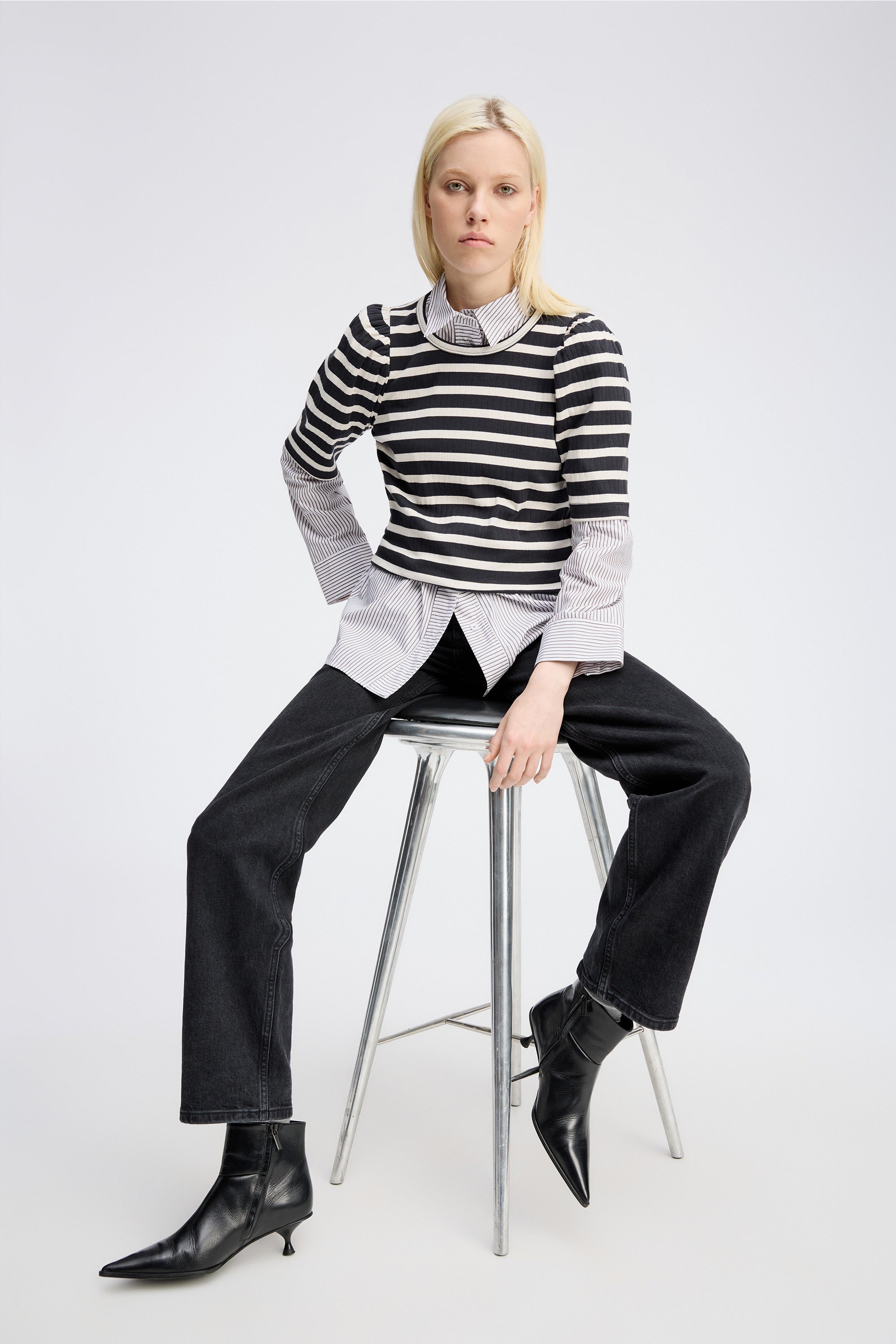 JIKOLAZ - STRIPE BLACK