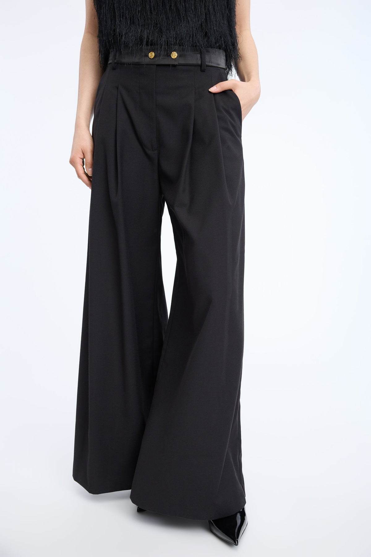 CHARMY - BLACK